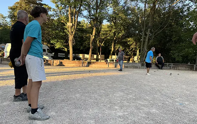 ecole-de-petanque_entraineurs_charnay-petanque École de pétanque Charnay Pétanque boulistes et entraîneurs